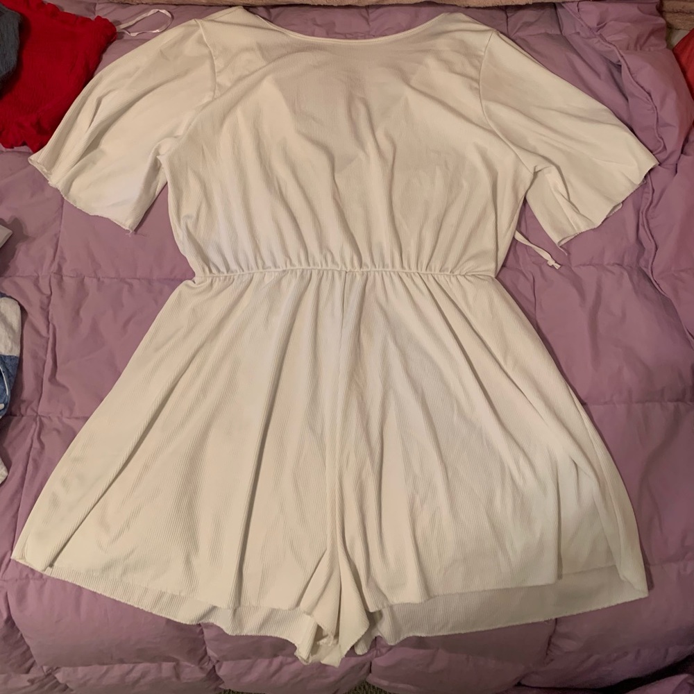 SUPER cute, wore this for my senior pictures!